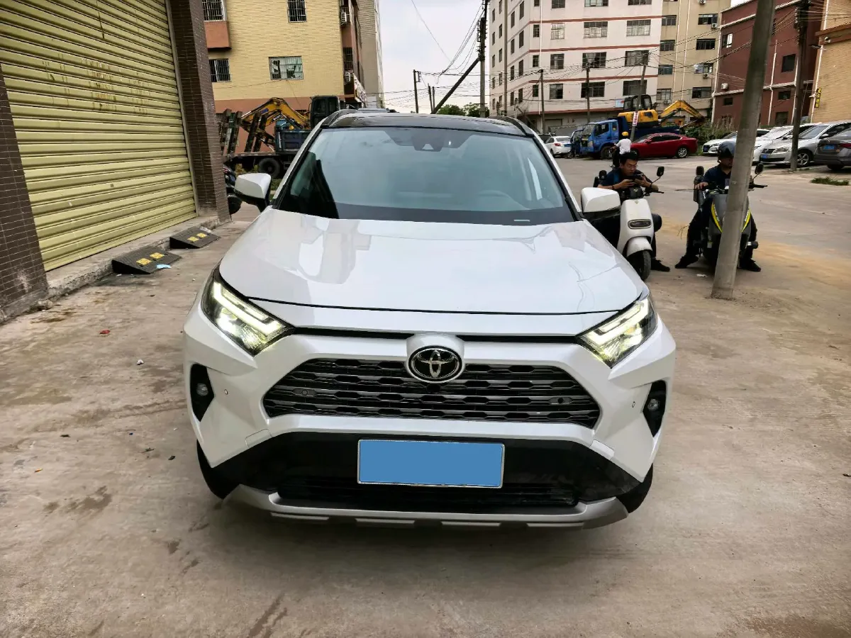 2024 Toyota RAV4 2.0L 171HP L4 CVT,autocango,china used car exporter,china ev exporter,chinese used car exporter,chinese used ev exporter