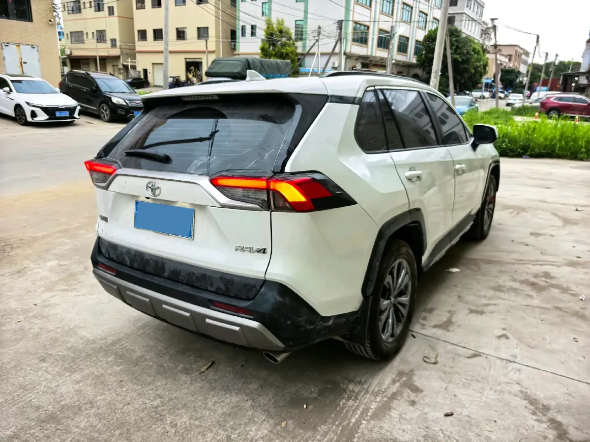 2024 Toyota RAV4 2.0L 171HP L4 CVT,autocango,china used car exporter,china ev exporter,chinese used car exporter,chinese used ev exporter