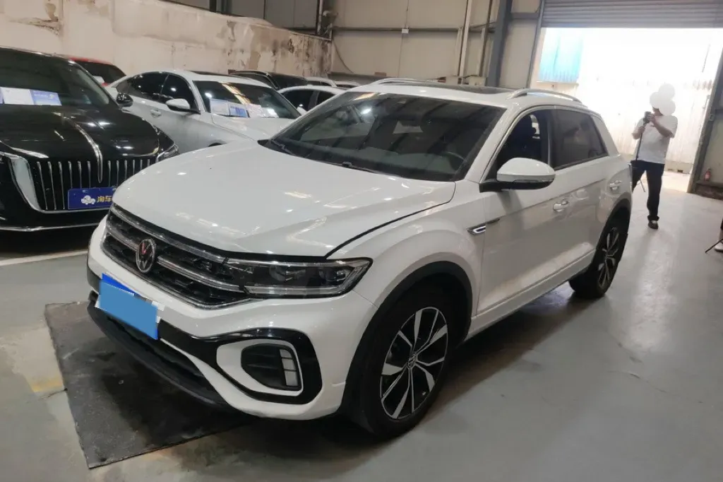 2023 Volkswagen T-Roc 1.5T 160HP L4 7DCT,autocango,china used car exporter,china ev exporter,chinese used car exporter,chinese used ev exporter
