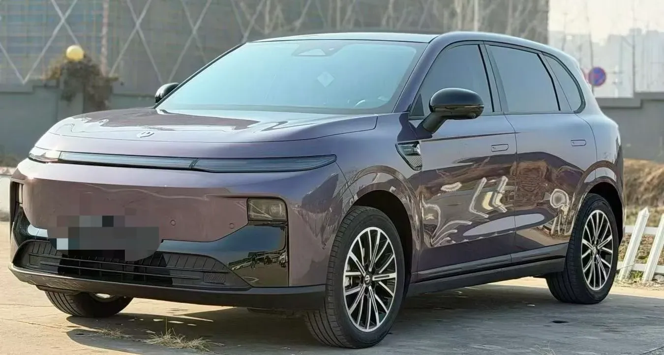 2025 Leapmotor B10 BEV 67.1KWH,autocango,china used car exporter,china ev exporter,chinese used car exporter,chinese used ev exporter