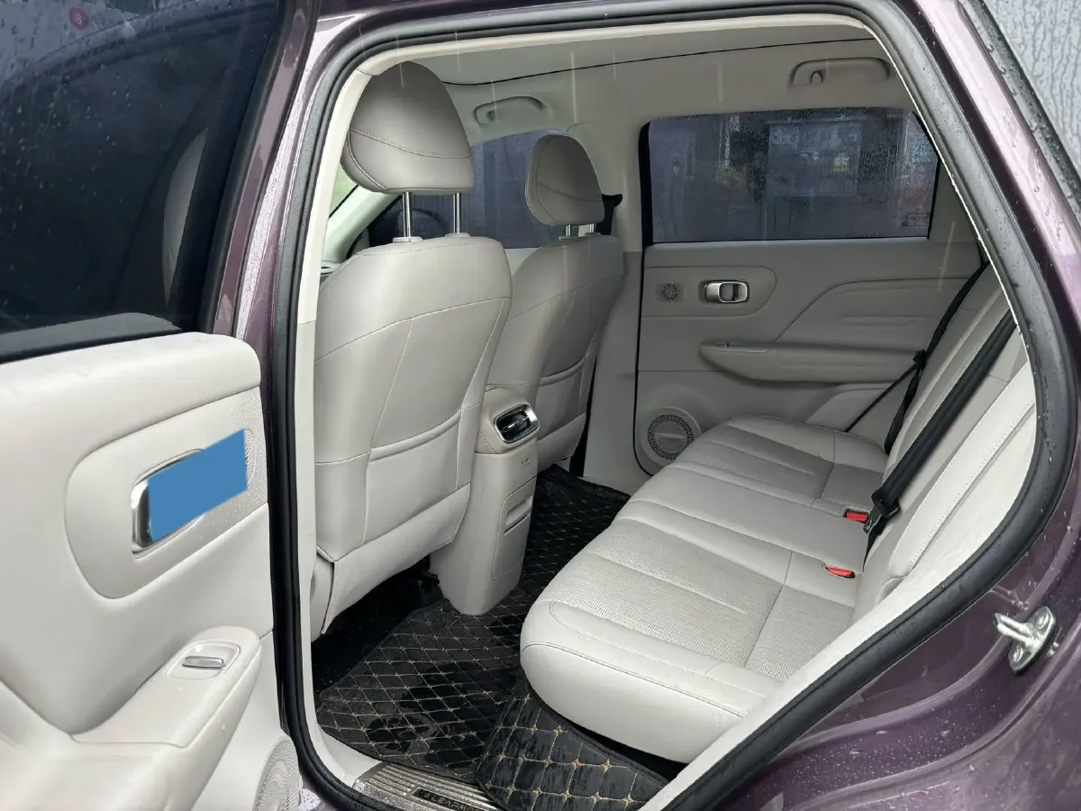 2025 Leapmotor B10 BEV 67.1KWH,autocango,china used car exporter,china ev exporter,chinese used car exporter,chinese used ev exporter