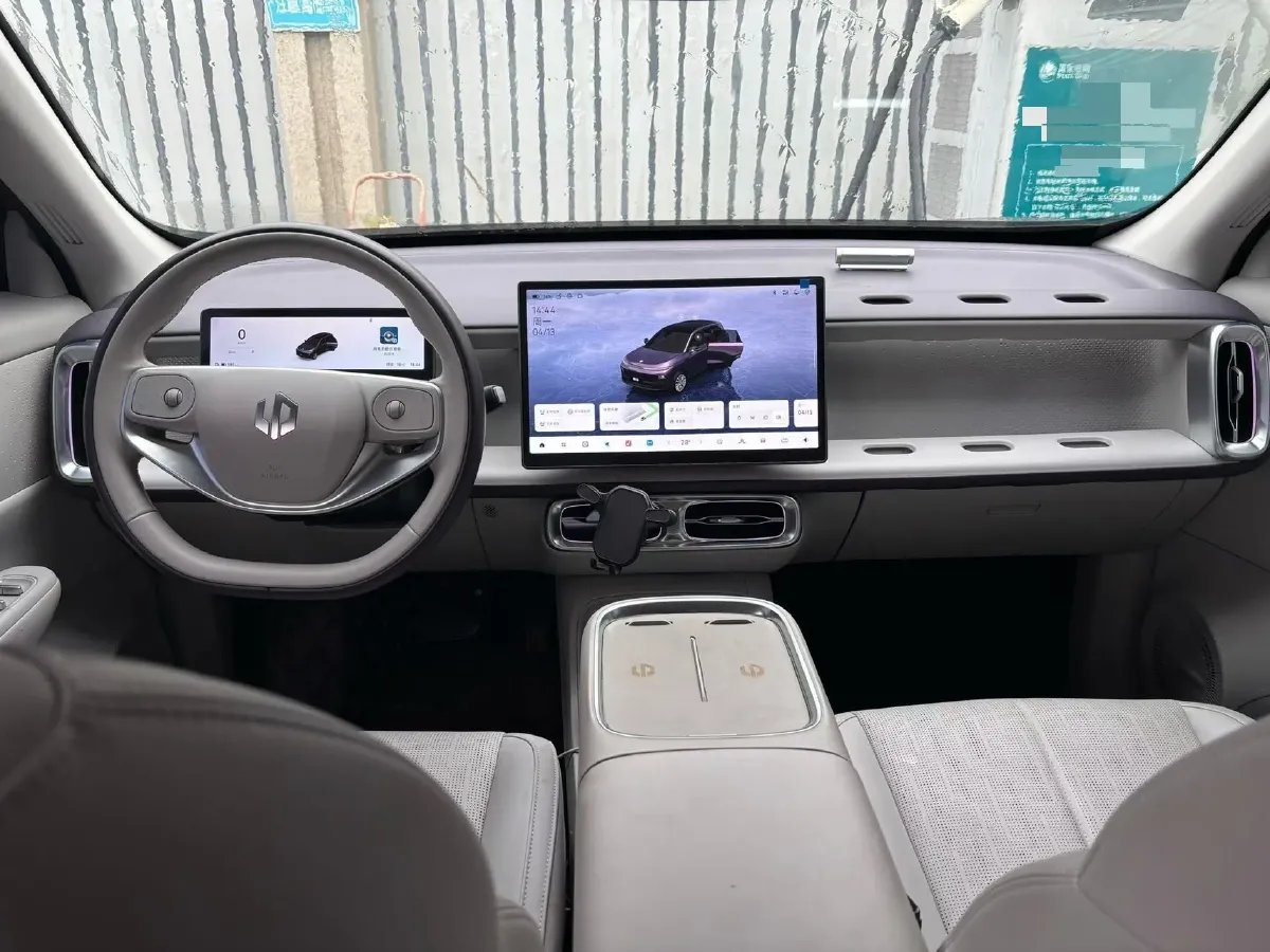 2025 Leapmotor B10 BEV 67.1KWH,autocango,china used car exporter,china ev exporter,chinese used car exporter,chinese used ev exporter