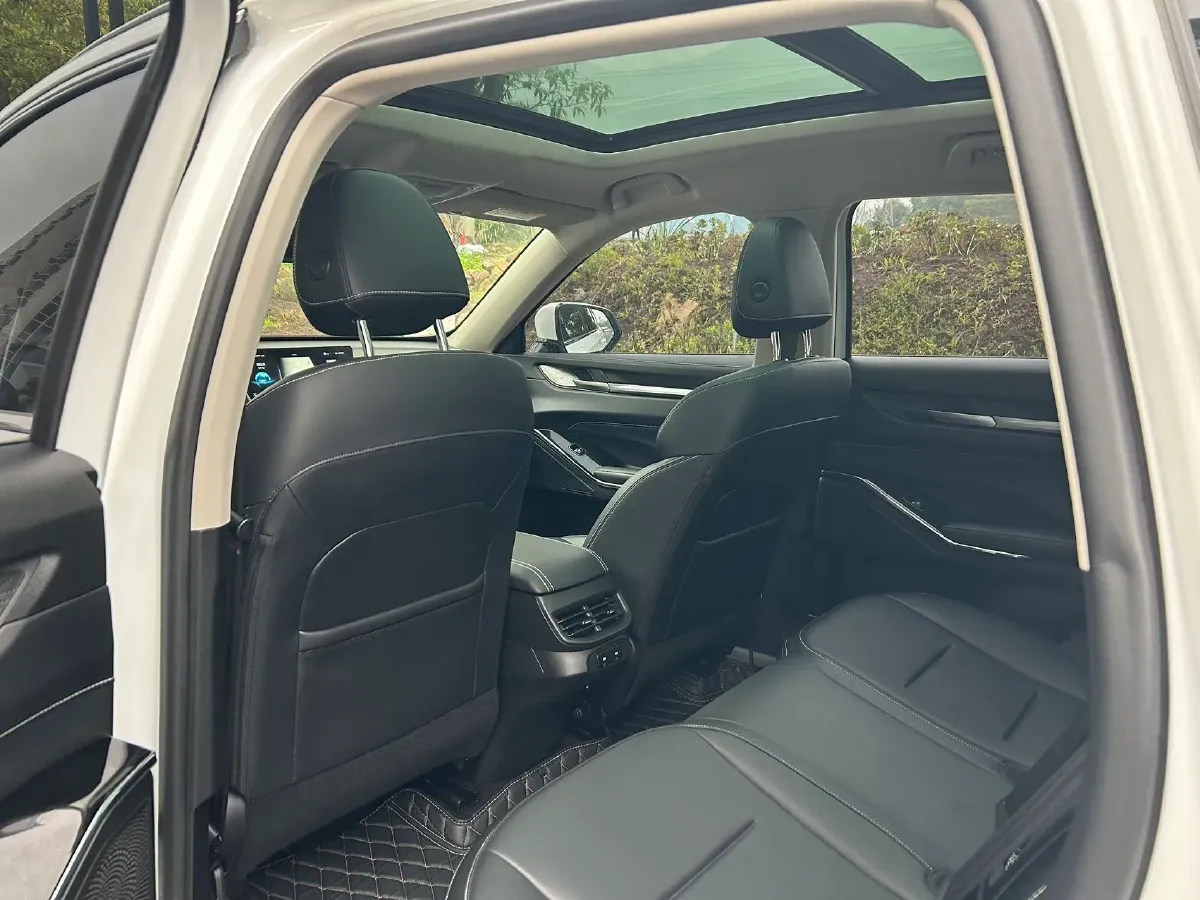 2021 Haval H6 2.0T 211HP L4 7DCT,autocango,china used car exporter,china ev exporter,chinese used car exporter,chinese used ev exporter