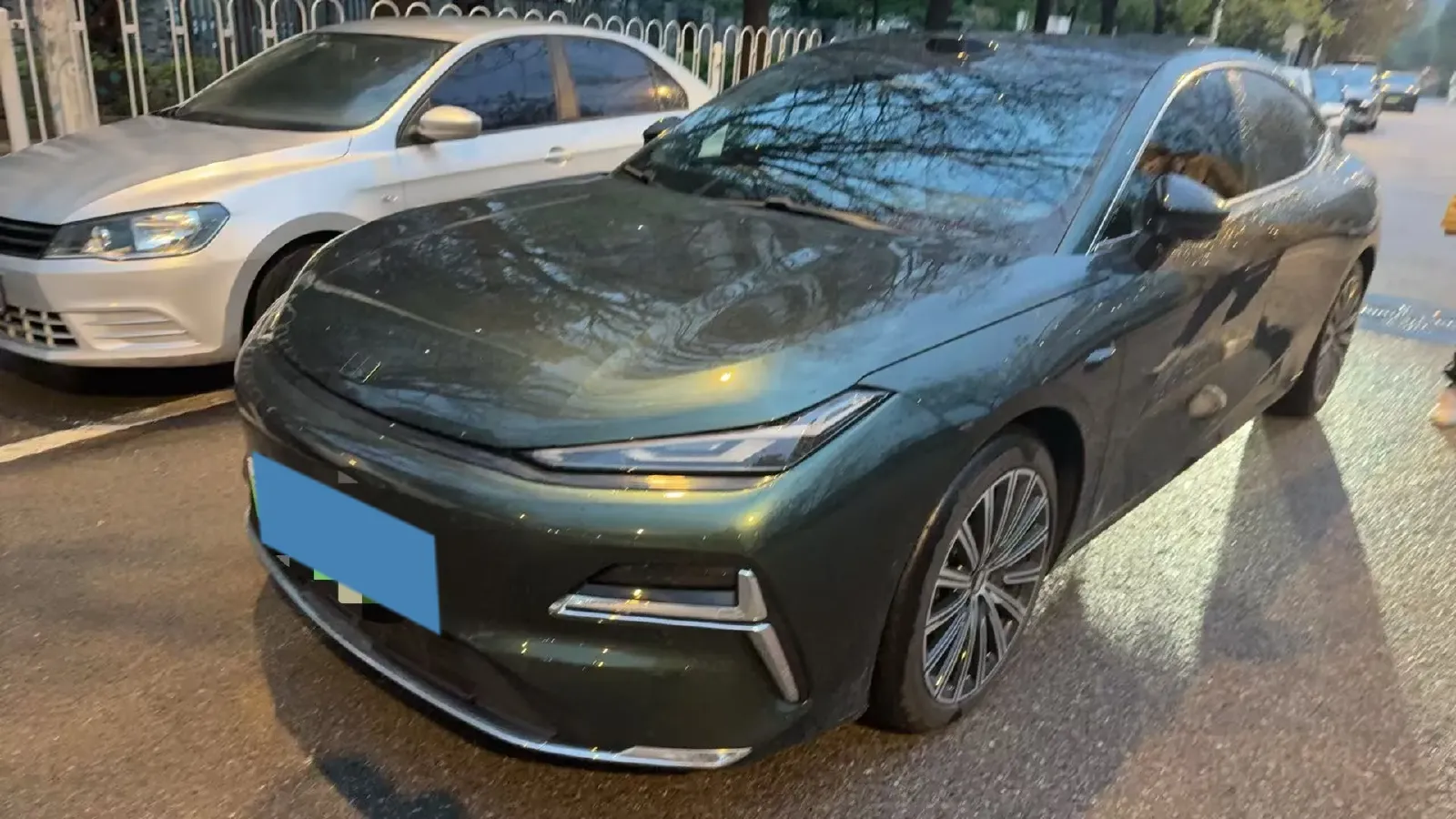 2025 Geely Galaxy Starshine 8 1.5T 163HP L4 3DHT PHEV 27.69KWH,autocango,china used car exporter,china ev exporter,chinese used car exporter,chinese used ev exporter