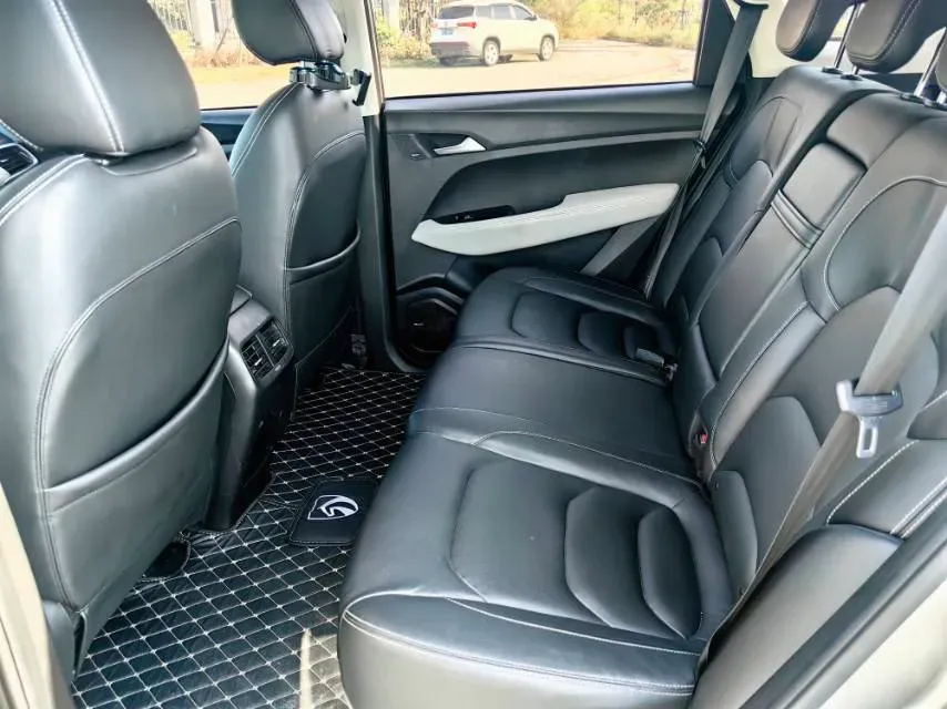 2019 BaoJun 530 1.5T 151HP L4 CVT,autocango,china used car exporter,china ev exporter,chinese used car exporter,chinese used ev exporter