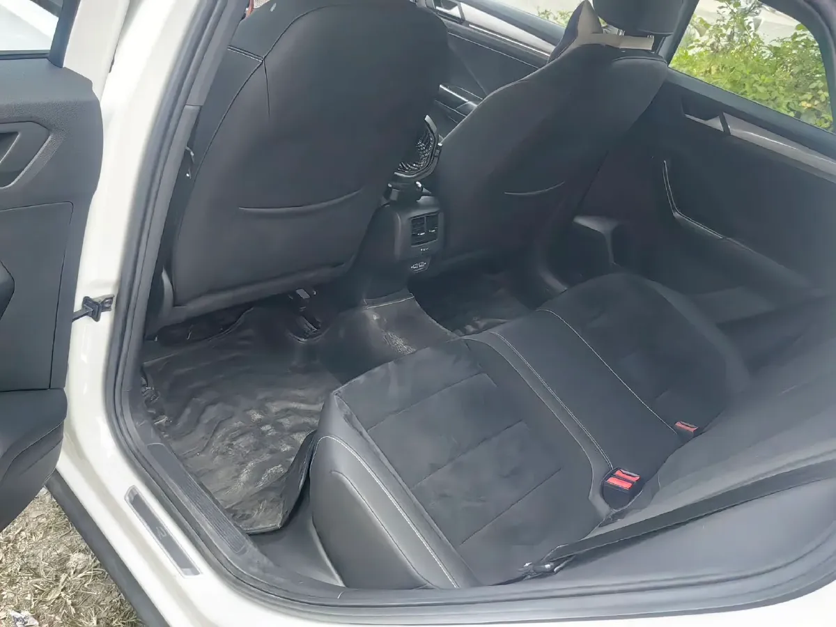 2022 Volkswagen T-Roc 1.4T 150HP L4 7DCT,autocango,china used car exporter,china ev exporter,chinese used car exporter,chinese used ev exporter