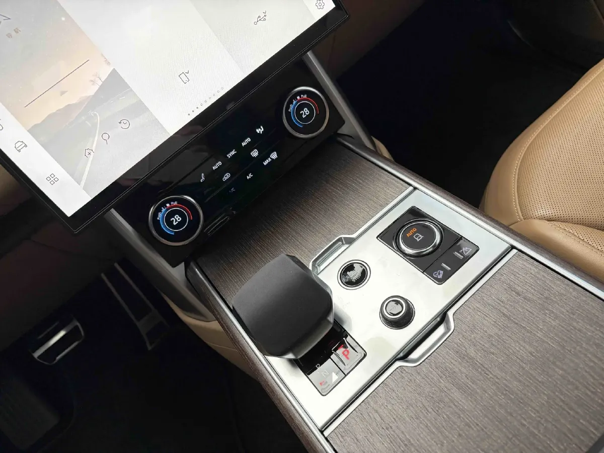 2023 Land Rover Range Rover 3.0T 400HP L6 8AT,autocango,china used car exporter,china ev exporter,chinese used car exporter,chinese used ev exporter