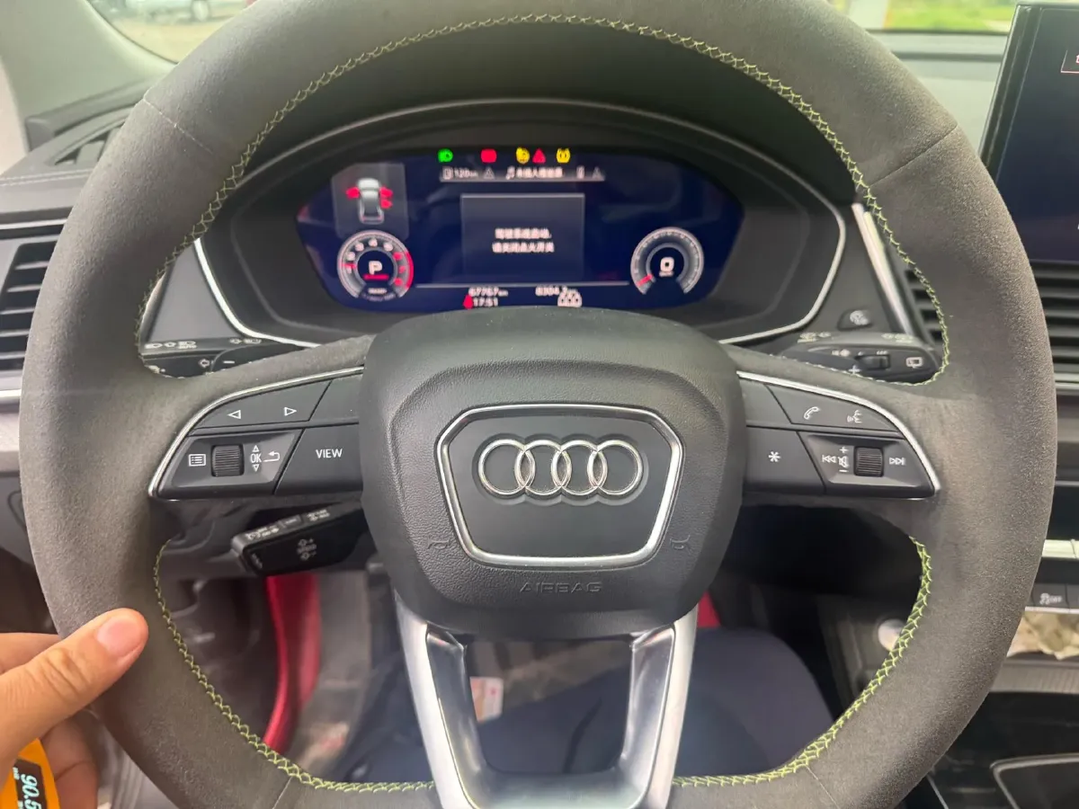 2022 Audi Q5L 2.0T 190HP L4 7DCT,autocango,china used car exporter,china ev exporter,chinese used car exporter,chinese used ev exporter
