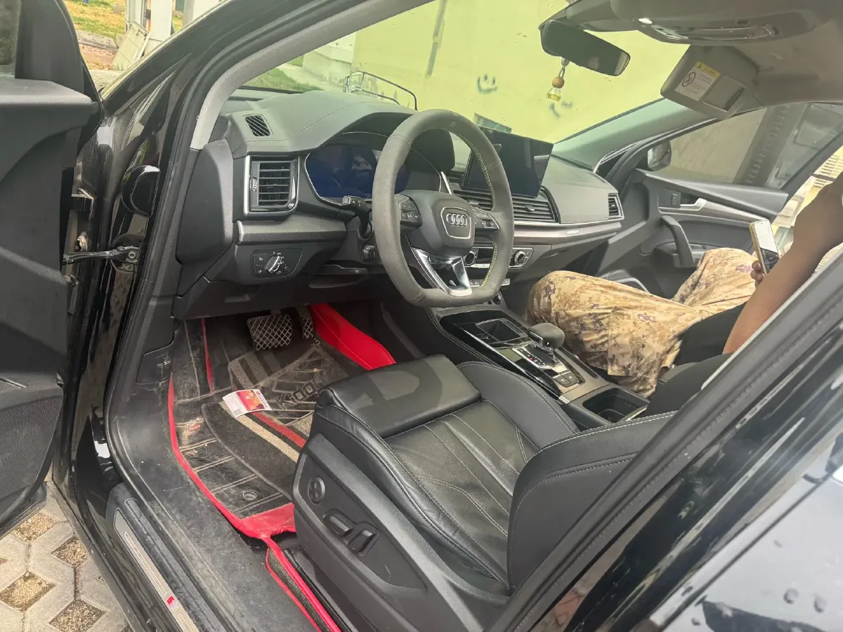 2022 Audi Q5L 2.0T 190HP L4 7DCT,autocango,china used car exporter,china ev exporter,chinese used car exporter,chinese used ev exporter