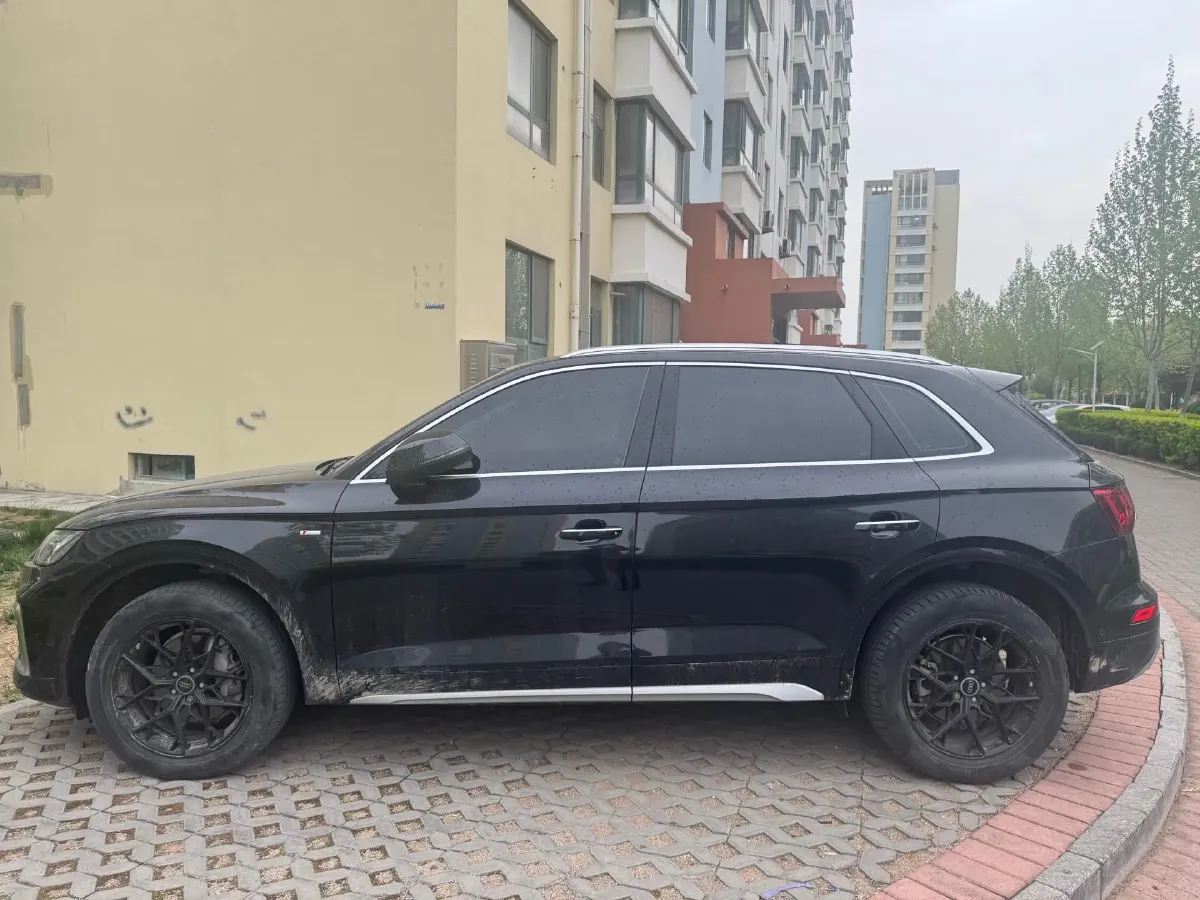2022 Audi Q5L 2.0T 190HP L4 7DCT,autocango,china used car exporter,china ev exporter,chinese used car exporter,chinese used ev exporter