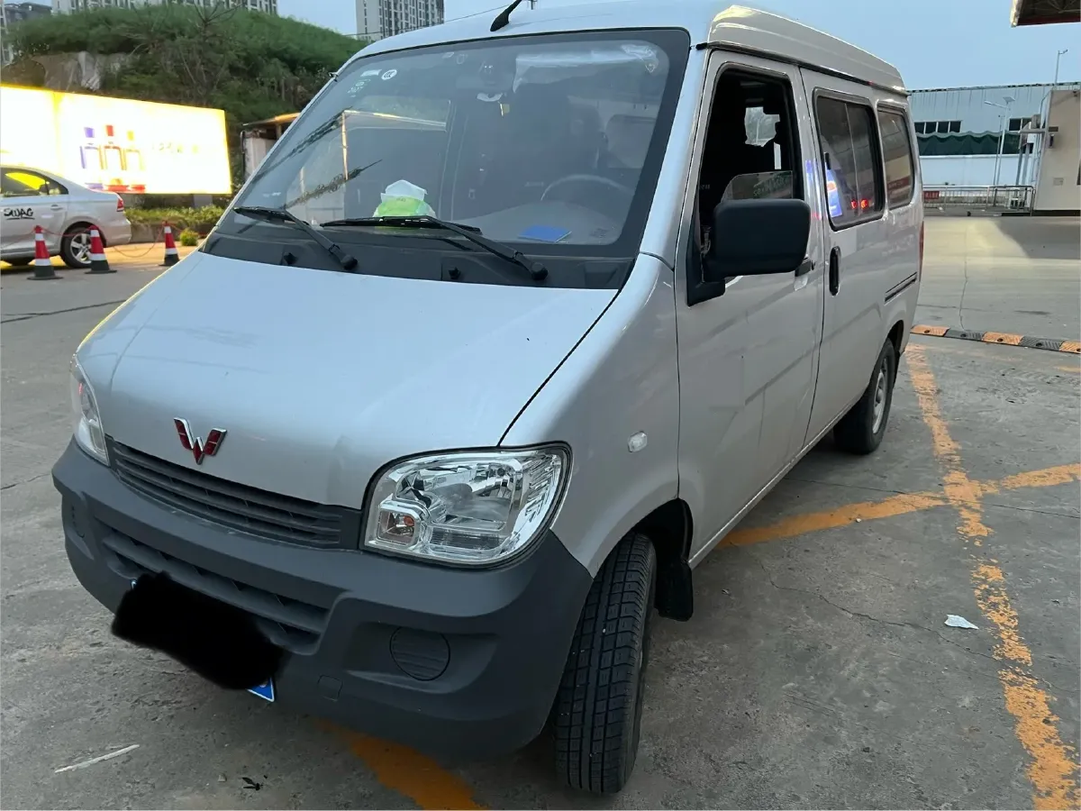 2023 WuLing ZhiGuang 1.5L 102HP L4 5MT,autocango,china used car exporter,china ev exporter,chinese used car exporter,chinese used ev exporter