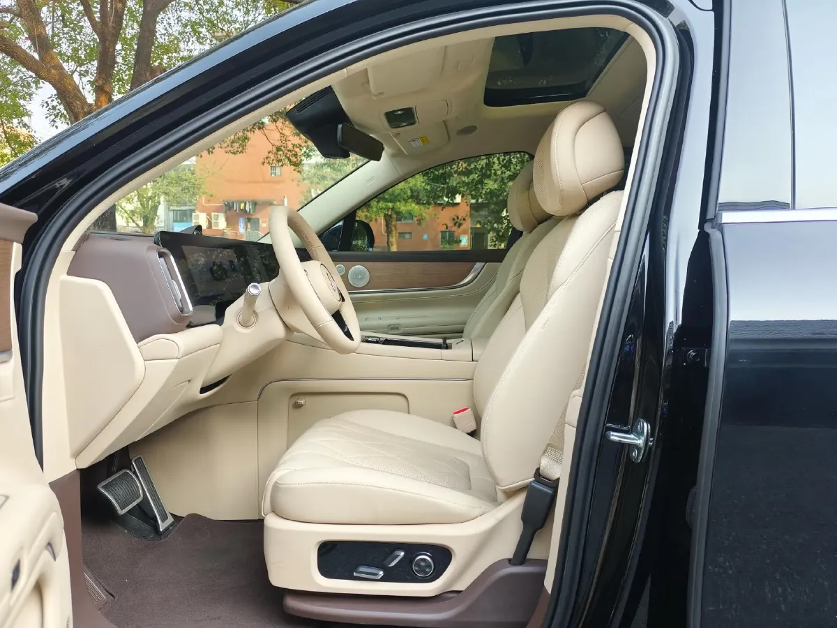 2024 AITO AITO M9 1.5T 152HP L4 REEV 42KWH,autocango,china used car exporter,china ev exporter,chinese used car exporter,chinese used ev exporter