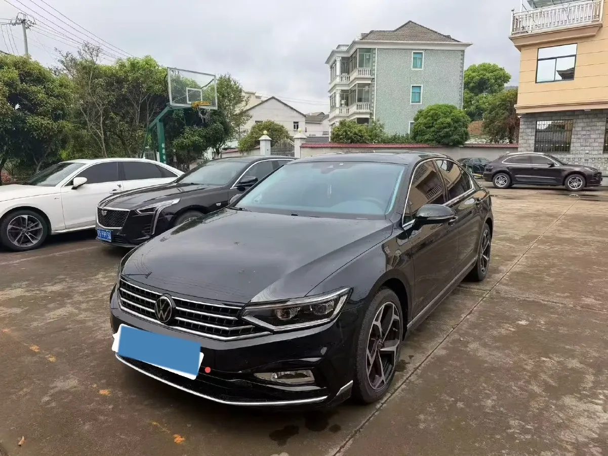 2025 Volkswagen Magotan 2.0T 186HP L4 7DCT,autocango,china used car exporter,china ev exporter,chinese used car exporter,chinese used ev exporter