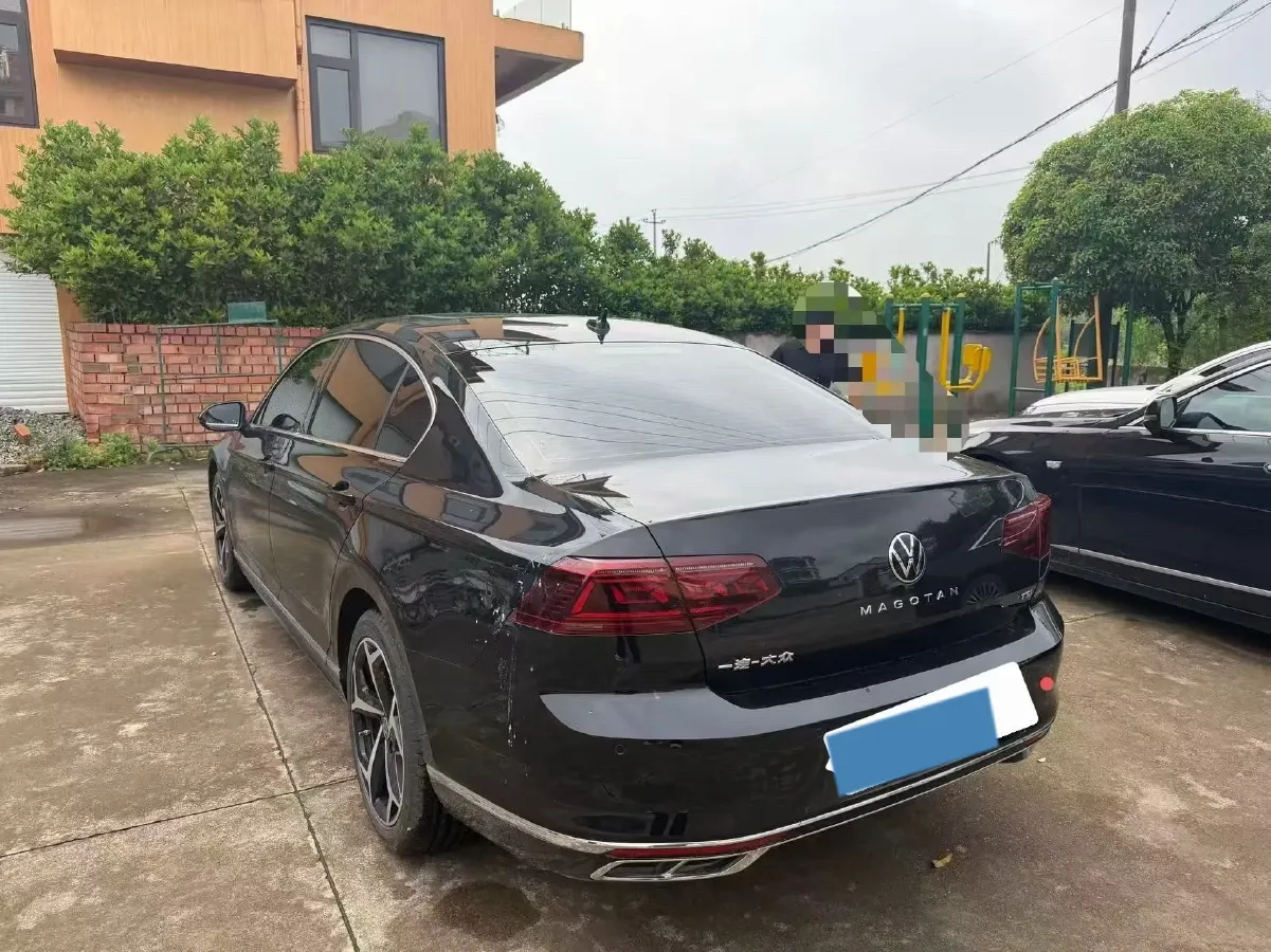 2025 Volkswagen Magotan 2.0T 186HP L4 7DCT,autocango,china used car exporter,china ev exporter,chinese used car exporter,chinese used ev exporter