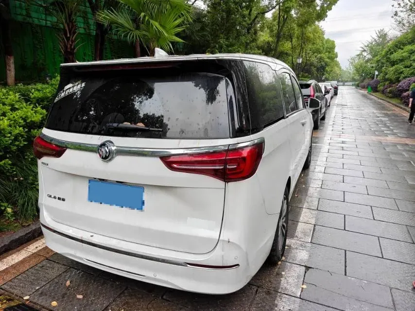 2022 Buick GL8 2.0T 237HP L4 9AT,autocango,china used car exporter,china ev exporter,chinese used car exporter,chinese used ev exporter