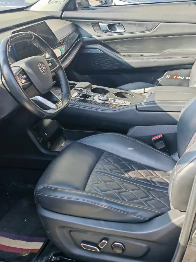 2021 ChangAn UNI-K 2.0T 233HP L4 8AT,autocango,china used car exporter,china ev exporter,chinese used car exporter,chinese used ev exporter