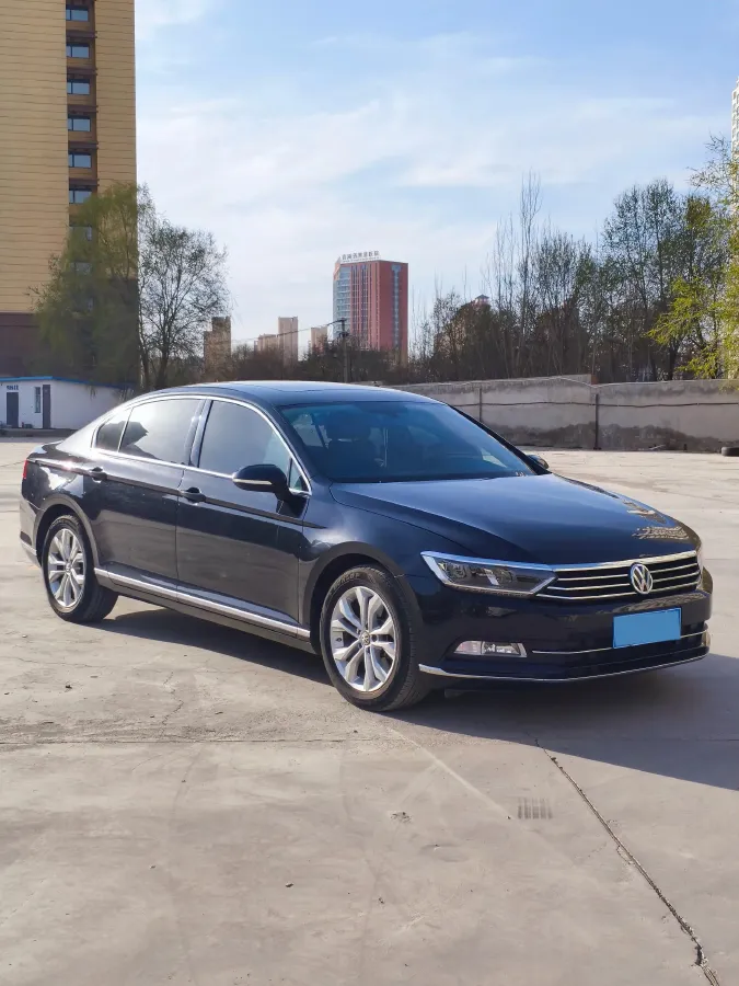 2019 Volkswagen Magotan 2.0T 186HP L4 7DCT,autocango,china used car exporter,china ev exporter,chinese used car exporter,chinese used ev exporter