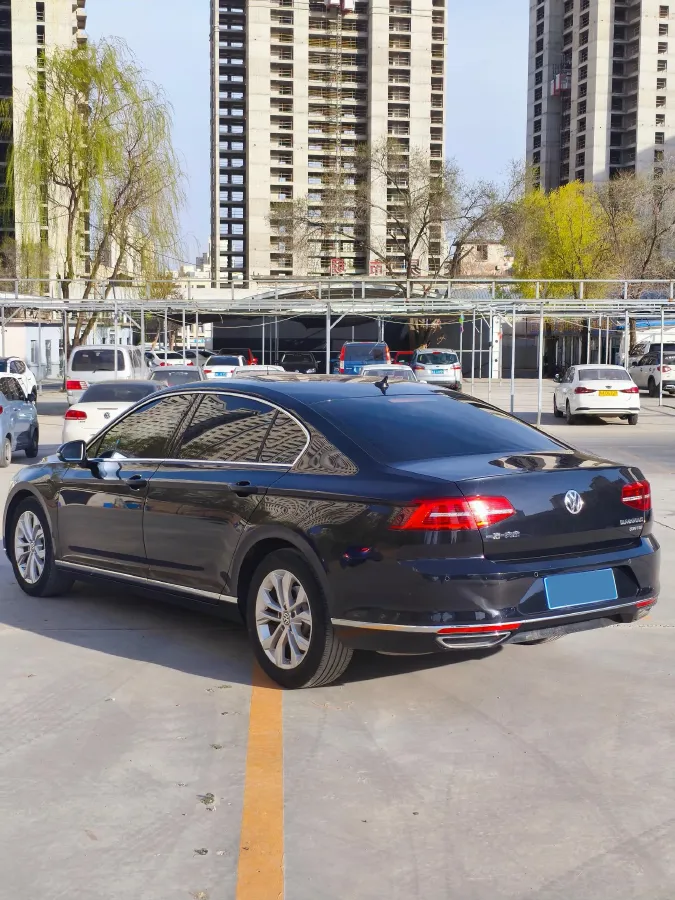 2019 Volkswagen Magotan 2.0T 186HP L4 7DCT,autocango,china used car exporter,china ev exporter,chinese used car exporter,chinese used ev exporter