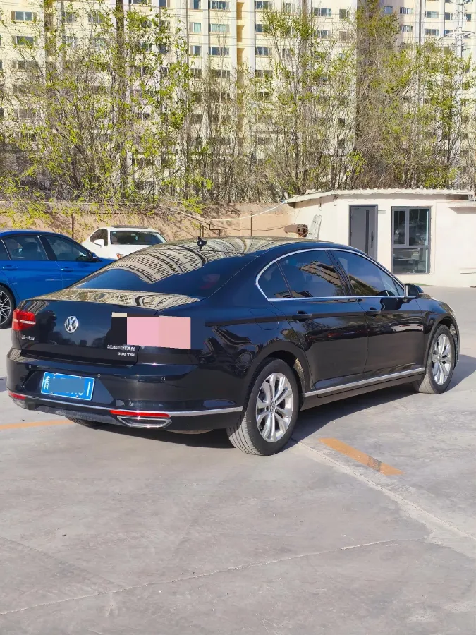 2019 Volkswagen Magotan 2.0T 186HP L4 7DCT,autocango,china used car exporter,china ev exporter,chinese used car exporter,chinese used ev exporter