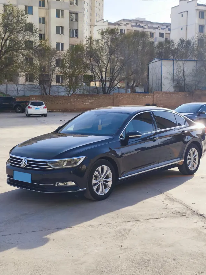 2019 Volkswagen Magotan 2.0T 186HP L4 7DCT,autocango,china used car exporter,china ev exporter,chinese used car exporter,chinese used ev exporter