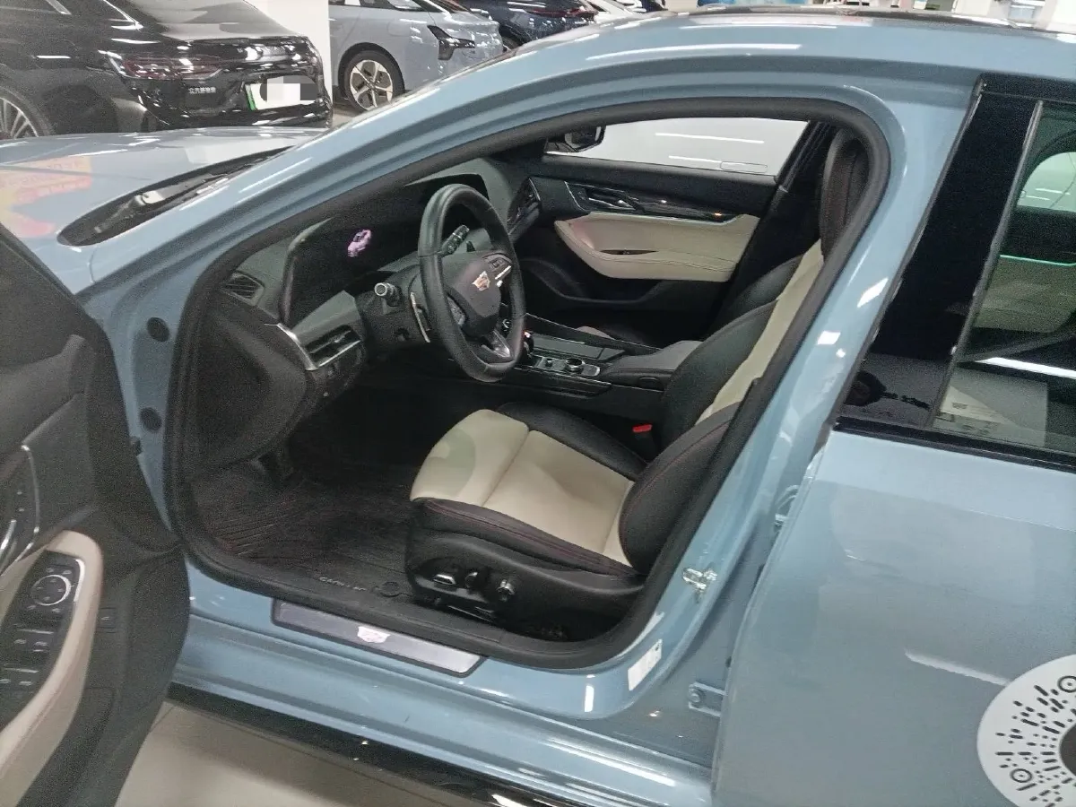 2025 Cadillac CT5 2.0T 237HP L4 10AT,autocango,china used car exporter,china ev exporter,chinese used car exporter,chinese used ev exporter