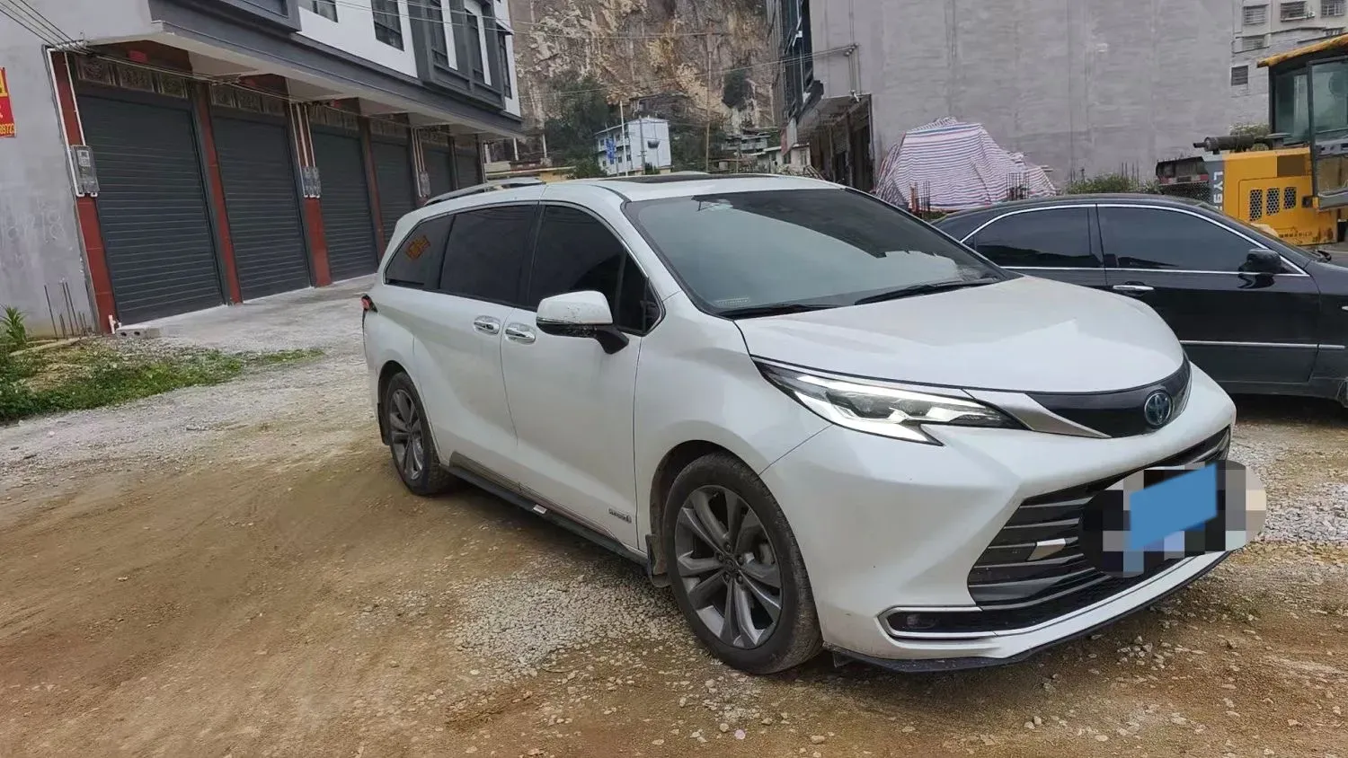 2023 Toyota Sienna 2.5L 189HP L4 E-CVT Hybrid,autocango,china used car exporter,china ev exporter,chinese used car exporter,chinese used ev exporter