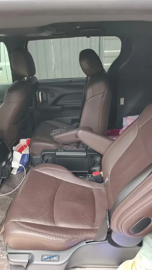 2023 Toyota Sienna 2.5L 189HP L4 E-CVT Hybrid,autocango,china used car exporter,china ev exporter,chinese used car exporter,chinese used ev exporter