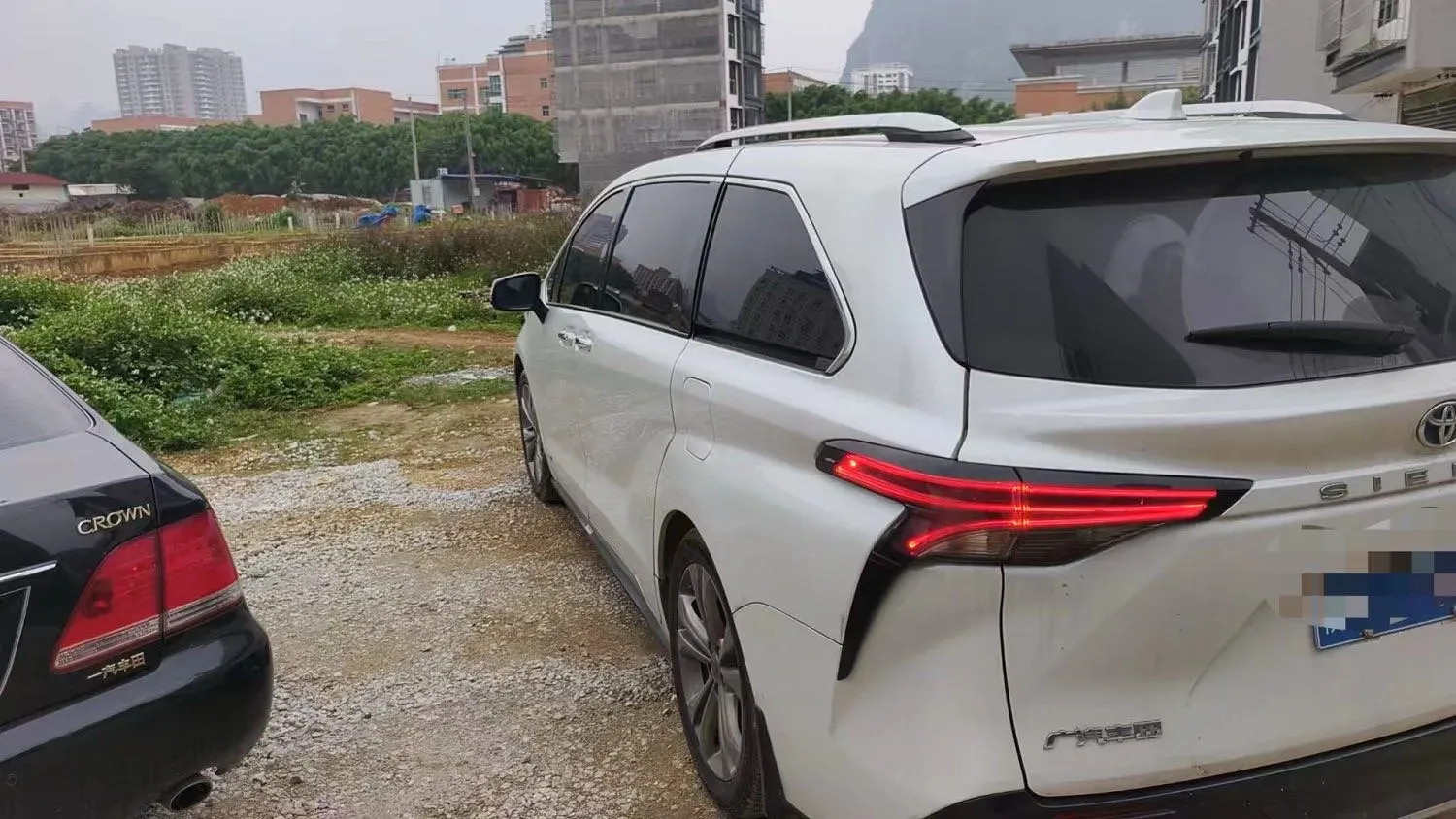2023 Toyota Sienna 2.5L 189HP L4 E-CVT Hybrid,autocango,china used car exporter,china ev exporter,chinese used car exporter,chinese used ev exporter