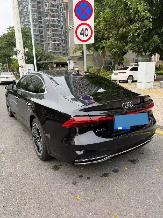 2024 Audi A7L 2.0T 245HP L4 7DCT,autocango,china used car exporter,china ev exporter,chinese used car exporter,chinese used ev exporter
