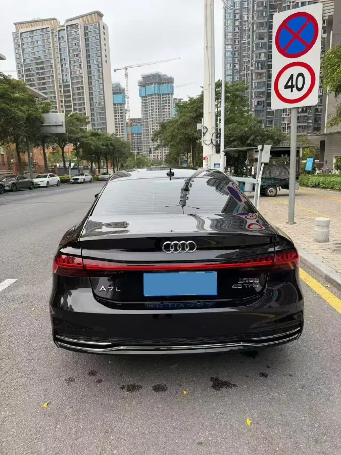 2024 Audi A7L 2.0T 245HP L4 7DCT,autocango,china used car exporter,china ev exporter,chinese used car exporter,chinese used ev exporter