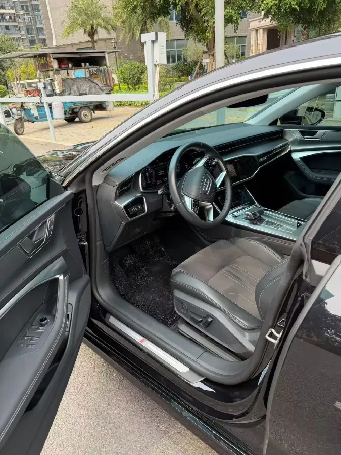 2024 Audi A7L 2.0T 245HP L4 7DCT,autocango,china used car exporter,china ev exporter,chinese used car exporter,chinese used ev exporter