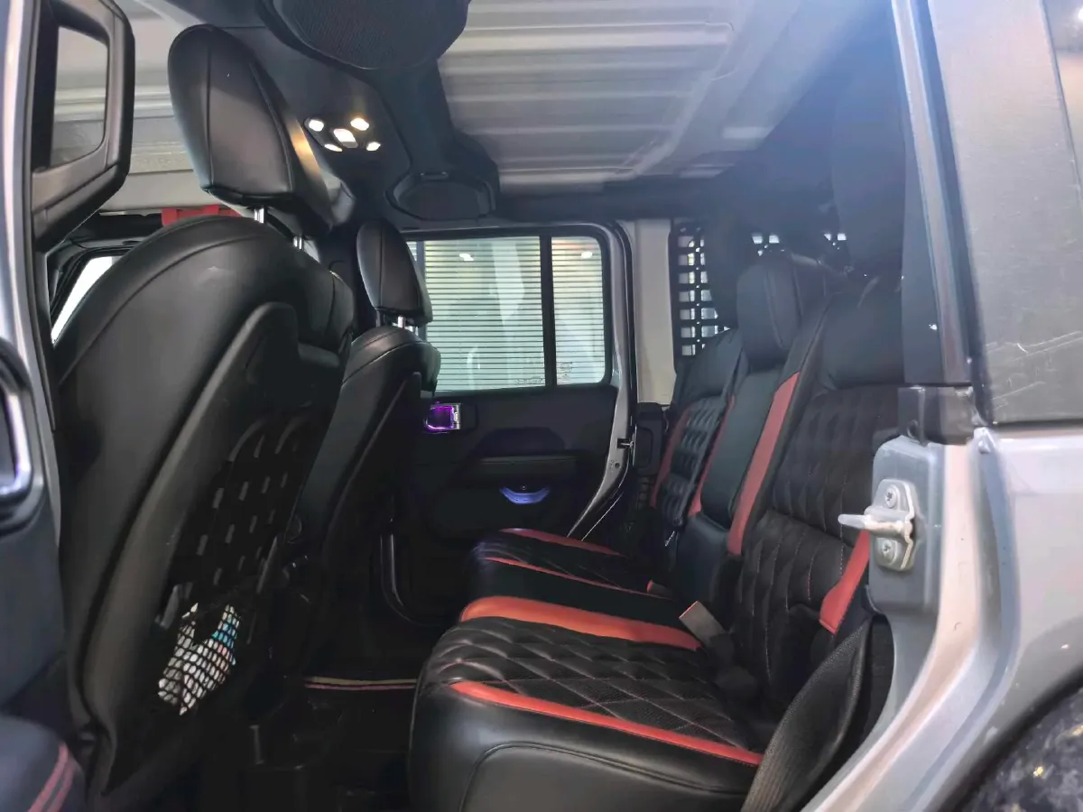 2019 Jeep Wrangler 2.0T 266HP L4 8AT,autocango,china used car exporter,china ev exporter,chinese used car exporter,chinese used ev exporter