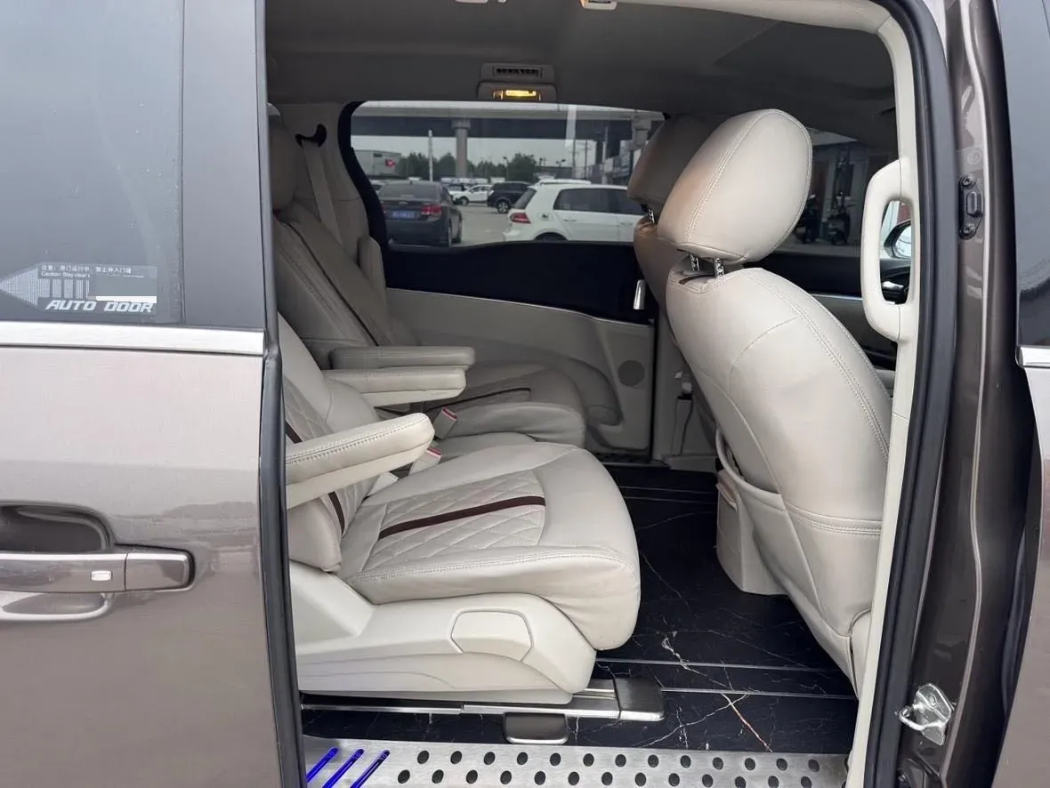 2022 Buick GL8 2.0T 237HP L4 9AT,autocango,china used car exporter,china ev exporter,chinese used car exporter,chinese used ev exporter