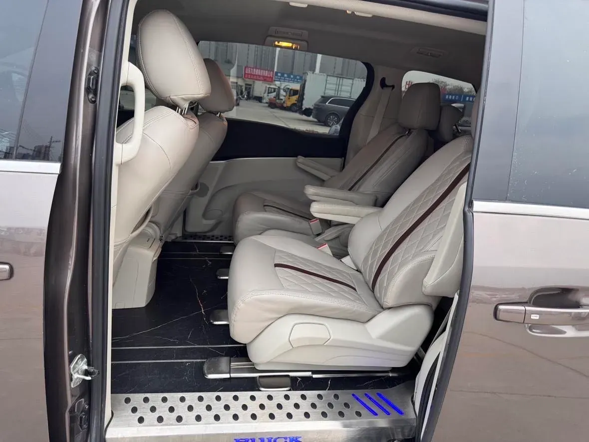 2022 Buick GL8 2.0T 237HP L4 9AT,autocango,china used car exporter,china ev exporter,chinese used car exporter,chinese used ev exporter