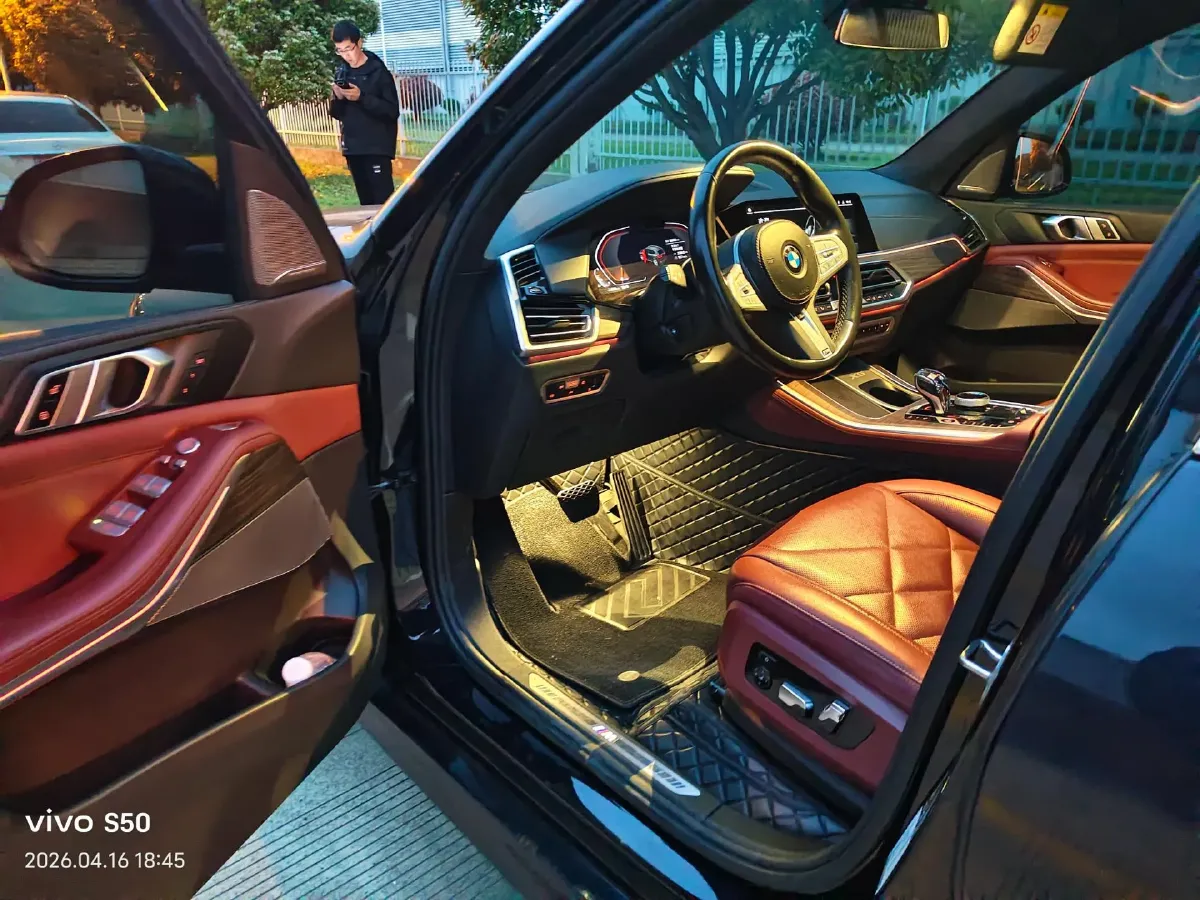 2022 BMW X5 3.0T 333HP L6 8AT,autocango,china used car exporter,china ev exporter,chinese used car exporter,chinese used ev exporter