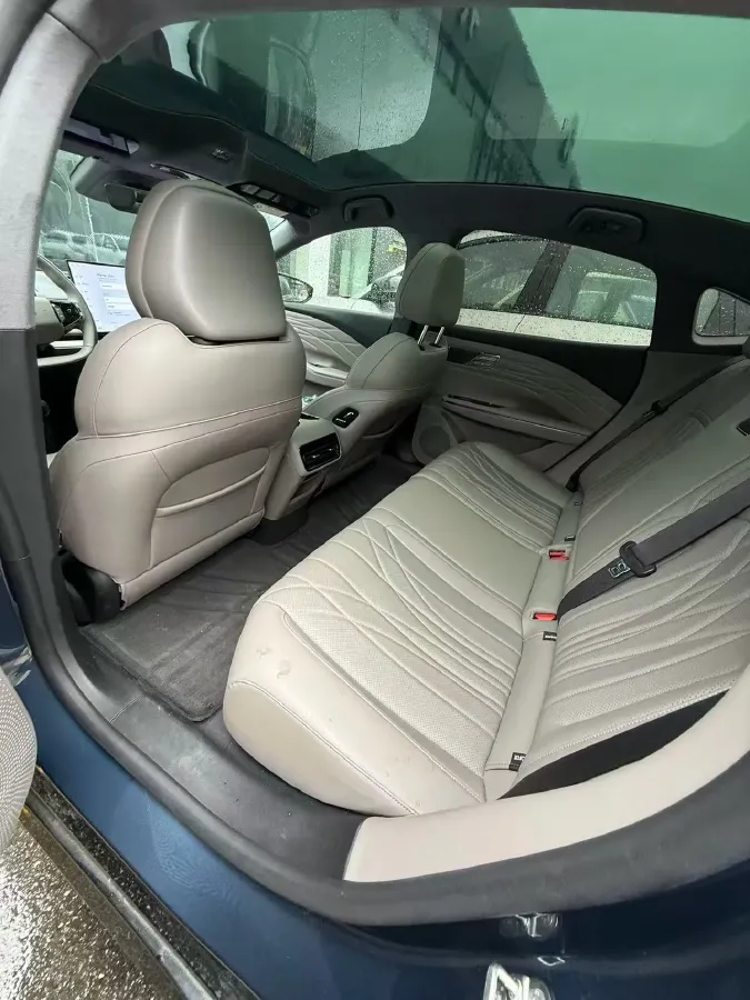 2025 Geely Galaxy Starshine 8 1.5T 163HP L4 3DHT PHEV 27.69KWH,autocango,china used car exporter,china ev exporter,chinese used car exporter,chinese used ev exporter