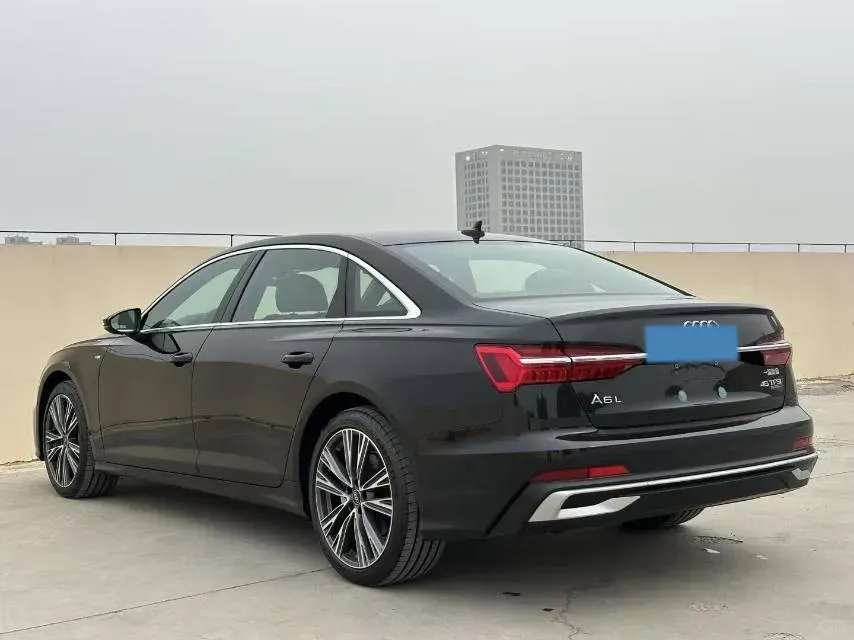 2024 Audi A6L 2.0T 245HP L4 7DCT,autocango,china used car exporter,china ev exporter,chinese used car exporter,chinese used ev exporter