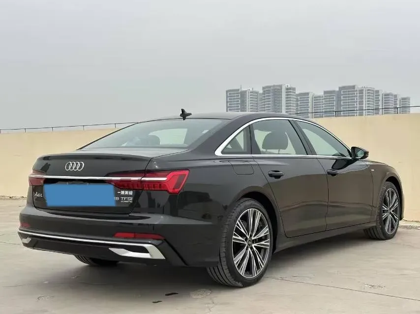 2024 Audi A6L 2.0T 245HP L4 7DCT,autocango,china used car exporter,china ev exporter,chinese used car exporter,chinese used ev exporter