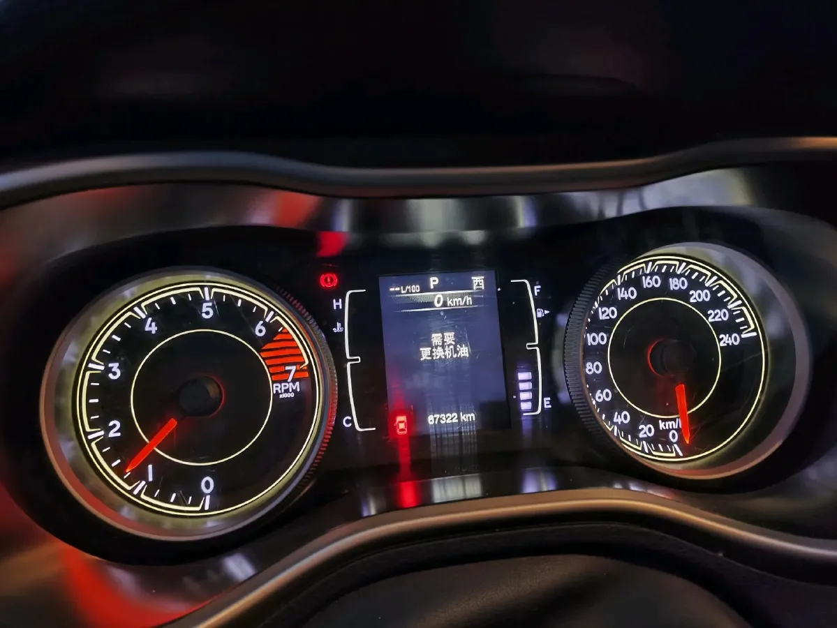 2017 Jeep Cherokee 2.4L 175HP L4 9AT,autocango,china used car exporter,china ev exporter,chinese used car exporter,chinese used ev exporter