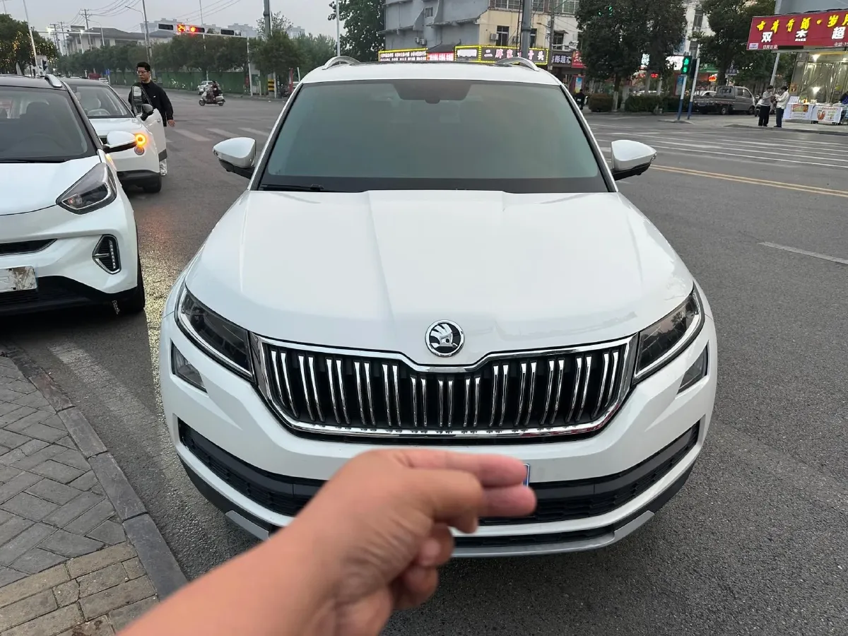2018 Skoda Kodiak 2.0T 186HP L4 7DCT,autocango,china used car exporter,china ev exporter,chinese used car exporter,chinese used ev exporter