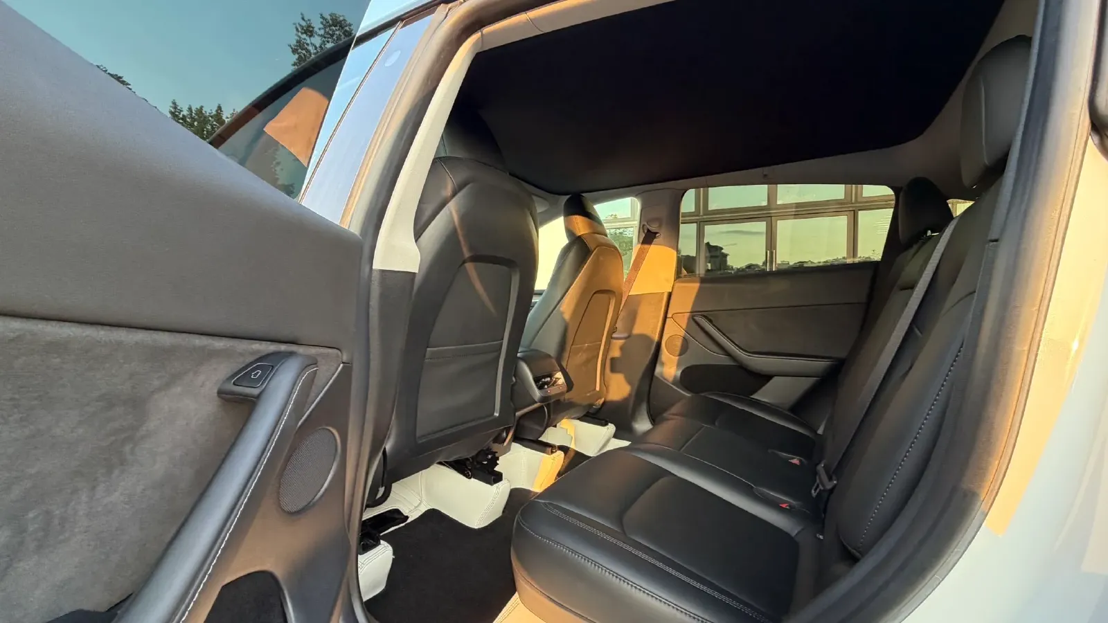 2022 Tesla Model Y BEV 60KWH,autocango,china used car exporter,china ev exporter,chinese used car exporter,chinese used ev exporter