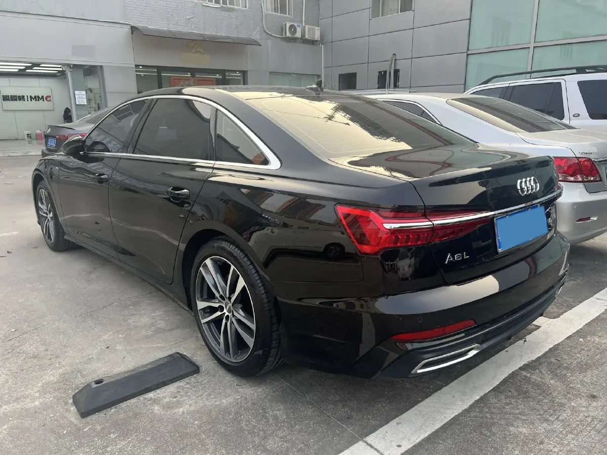 2021 Audi A6L 2.0T 190HP L4 7DCT,autocango,china used car exporter,china ev exporter,chinese used car exporter,chinese used ev exporter