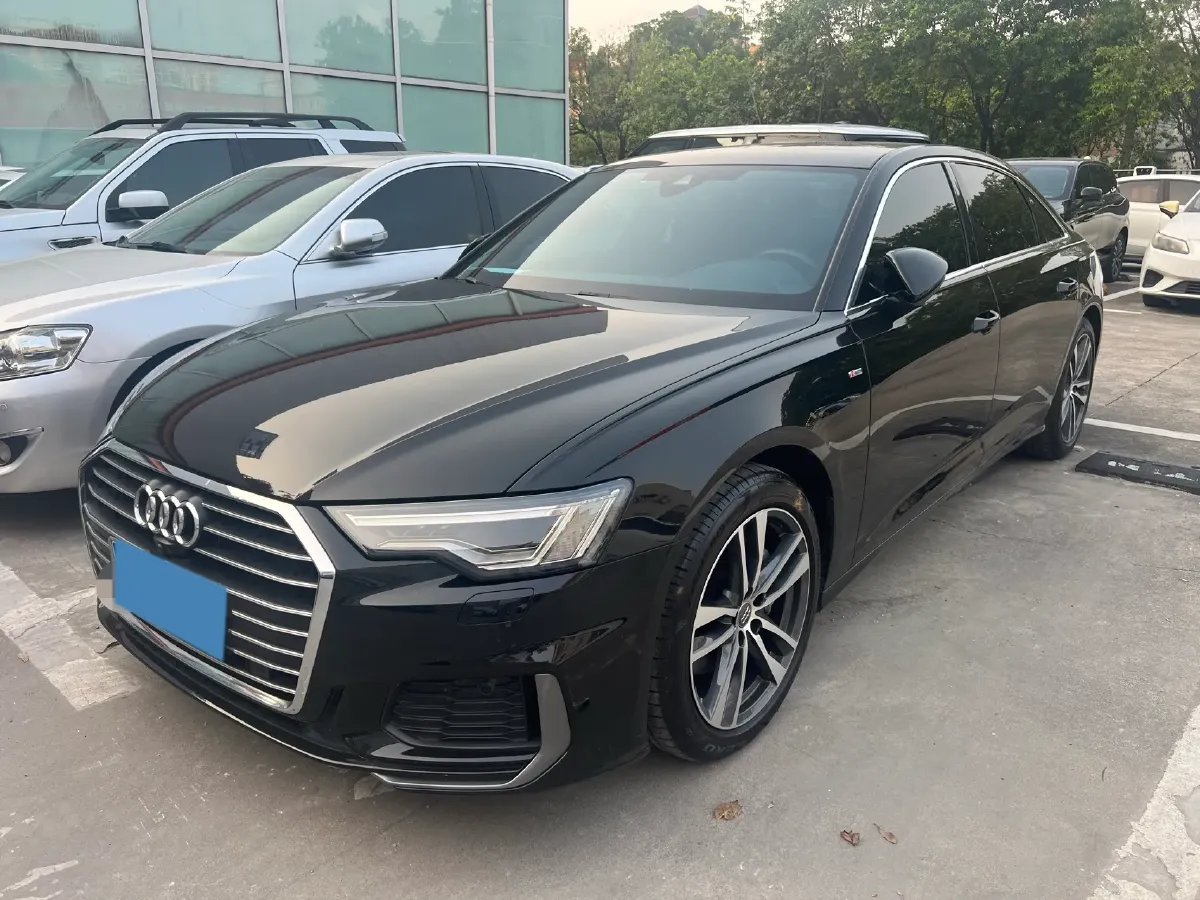 2021 Audi A6L 2.0T 190HP L4 7DCT,autocango,china used car exporter,china ev exporter,chinese used car exporter,chinese used ev exporter