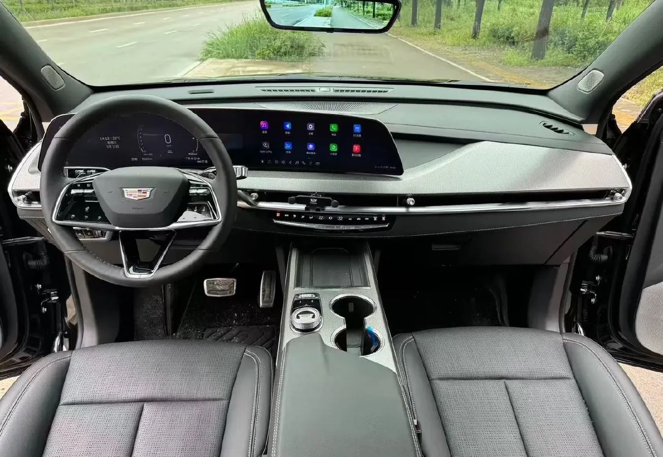 2025 Cadillac XT5 2.0T 237HP L4 9AT,autocango,china used car exporter,china ev exporter,chinese used car exporter,chinese used ev exporter