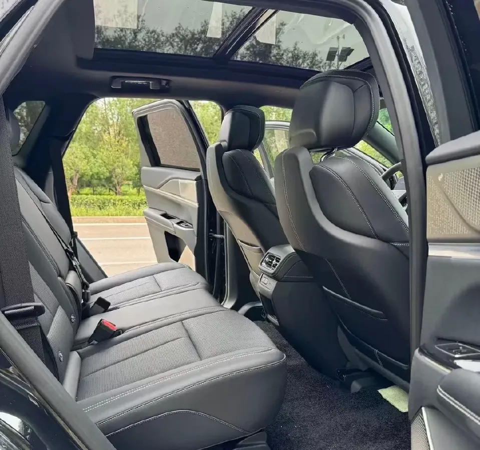 2025 Cadillac XT5 2.0T 237HP L4 9AT,autocango,china used car exporter,china ev exporter,chinese used car exporter,chinese used ev exporter