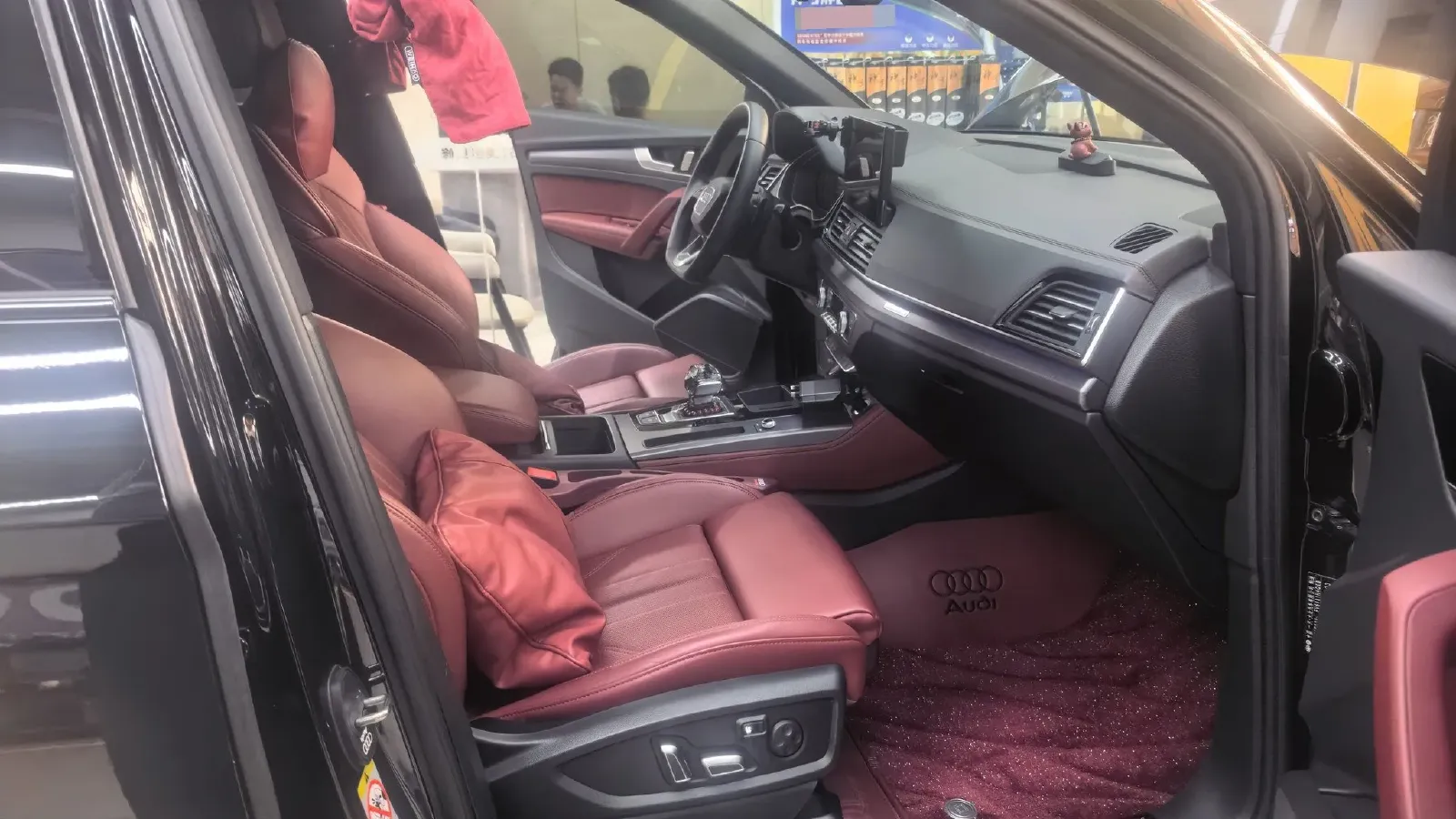 2024 Audi Q5L 2.0T 245HP L4 7DCT,autocango,china used car exporter,china ev exporter,chinese used car exporter,chinese used ev exporter