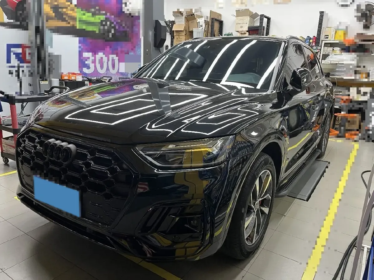 2024 Audi Q5L 2.0T 245HP L4 7DCT,autocango,china used car exporter,china ev exporter,chinese used car exporter,chinese used ev exporter