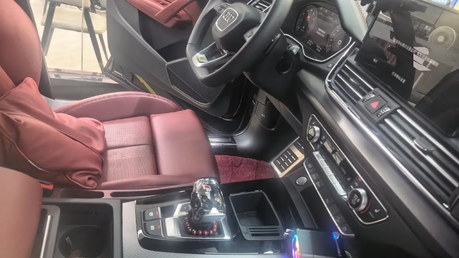 2024 Audi Q5L 2.0T 245HP L4 7DCT,autocango,china used car exporter,china ev exporter,chinese used car exporter,chinese used ev exporter