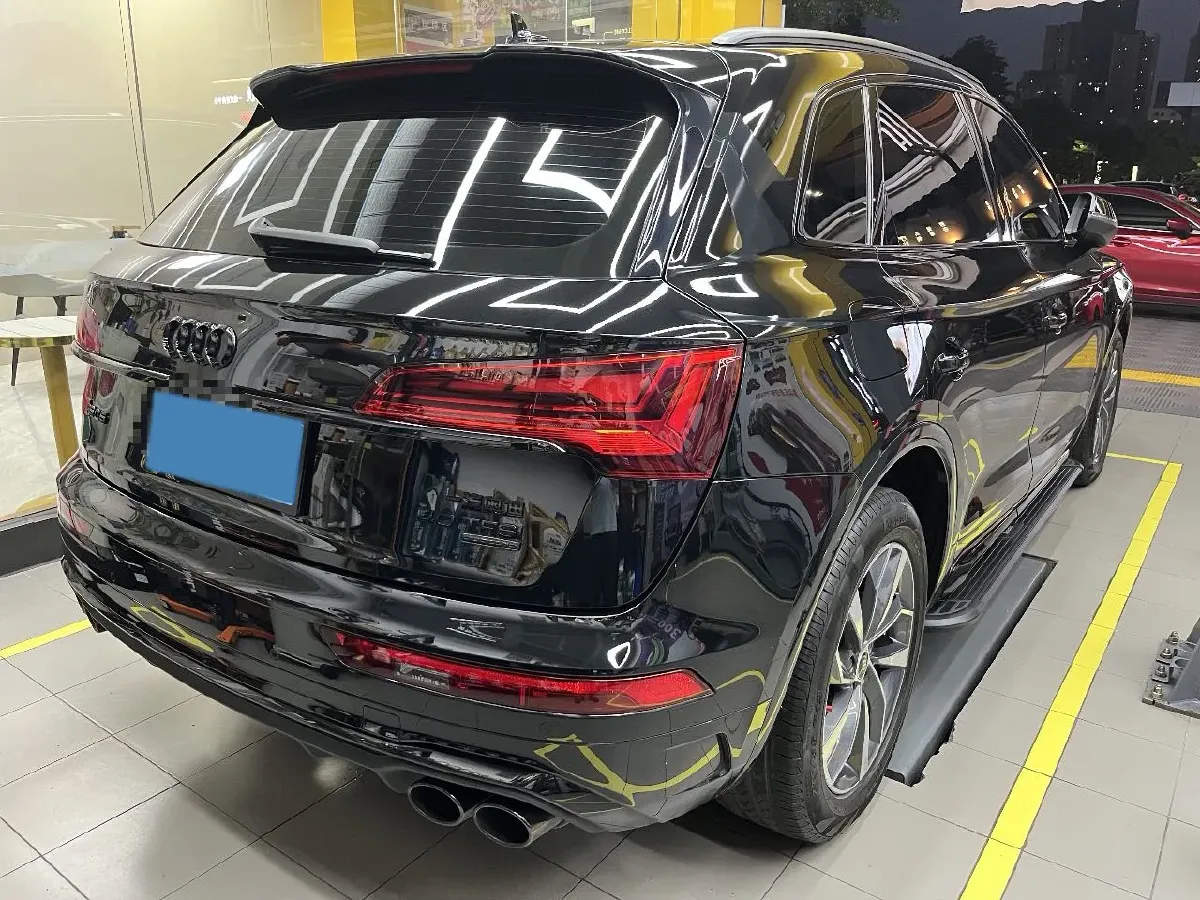 2024 Audi Q5L 2.0T 245HP L4 7DCT,autocango,china used car exporter,china ev exporter,chinese used car exporter,chinese used ev exporter
