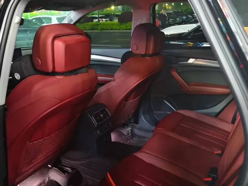 2022 Audi Q5L 2.0T 252HP L4 7DCT,autocango,china used car exporter,china ev exporter,chinese used car exporter,chinese used ev exporter